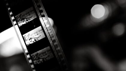 Kaip aktoriai įkūnija kino piktadarius: nuo vienmatės blogio kaukės iki psichologiškai sudėtingų antagonistų