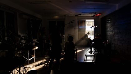 Kaip gimsta kino garsas: nuo tylos filmavimo aikštelėje iki sprogstančių pasaulių garso studijoje