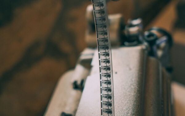 Kas yra kino kadrų dažnis: kuo skiriasi 24, 30 ar 60 kadrų per sekundę ir ką iš tiesų mato žiūrovas