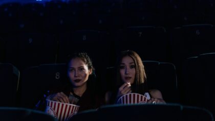 Kas yra kino plot twist: kaip netikėti siužeto posūkiai veikia žiūrovą ir kuo skiriasi geri nuo pigių