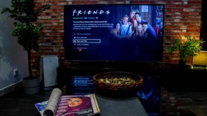 Komedijos kino gidas: nuo subtilaus humoro iki juodų juokų, kaip išsirinkti filmą pagal nuotaiką