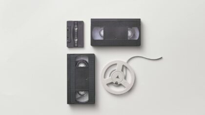 Vaizdajuosčių era, kuri pakeitė kiną: kaip VHS magnetofonai suformavo šiuolaikinio žiūrėjimo įpročius