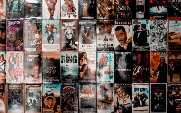 Ką iš tikrųjų reiškia kino reitingai: kaip amžiaus ženklai padeda (ir kartais trukdo) žiūrovams