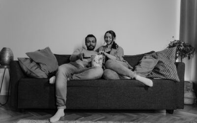 Ką žiūrėti, kai esate dviese namuose: 9 kino idėjos, kurios tiks ne tik romantiškam vakarui