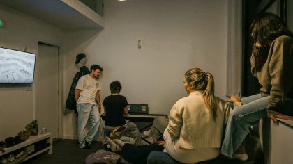 Ką žiūrėti, kai norisi tikėti žmonėmis: 9 jautrūs, bet ne saldūs filmai apie gerumą