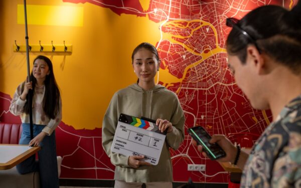 Kaip aktoriai išgyvena debiutą dideliame kine: nuo pirmo filmavimo aikštelėje žingsnio iki tolesnių vaidmenų