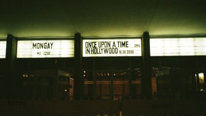 Kaip gimė filmų tęsiniai ir franšizės: nuo atsitiktinių sėkmių iki kruopščiai planuojamų kino visatų