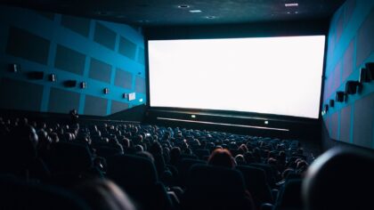 Kas yra kino visata: kaip susiję filmai kuria bendrą pasaulį ir kodėl žiūrovai tuo taip gyvena