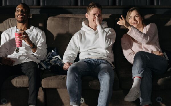 Komedijos ir dramos jungtis kine: kas yra tragikomedija ir kuo ji stebina žiūrovą