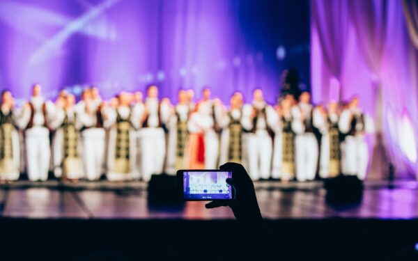 Miuziklai kine: kuo šis žanras žavi žiūrovą ir kaip suprasti, kokio filmo tikėtis